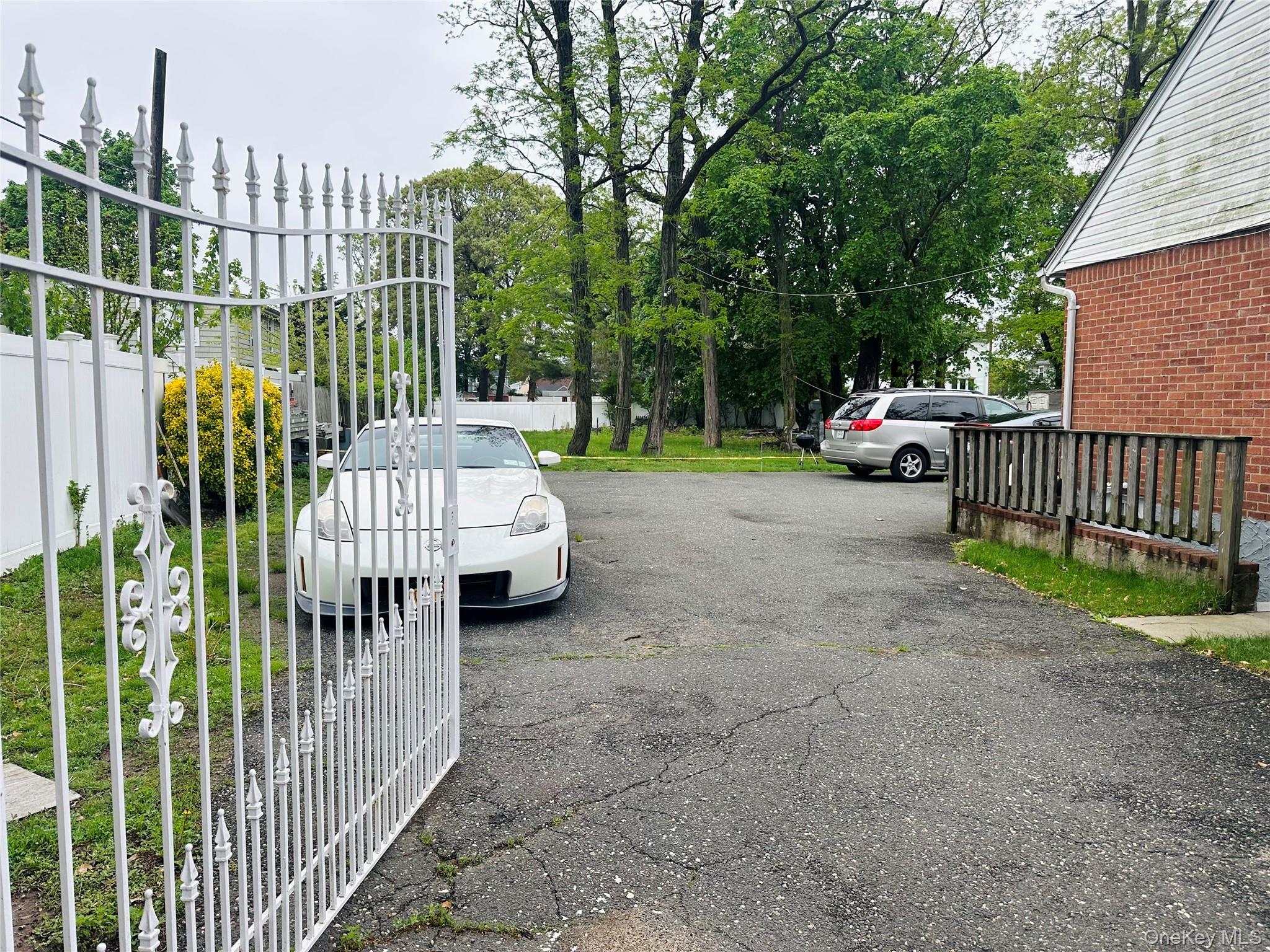 224 Park Avenue Property Photo 4