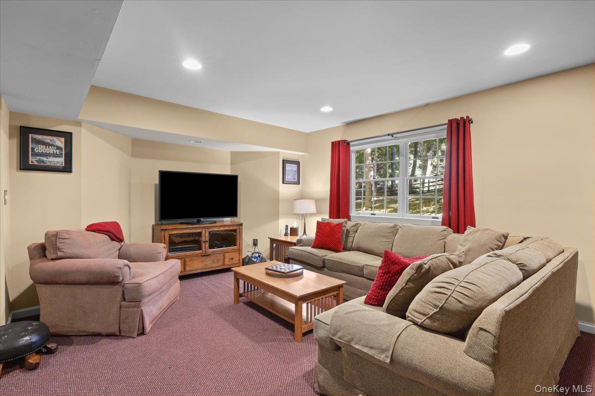 1 Silkman Lane Property Photo 21