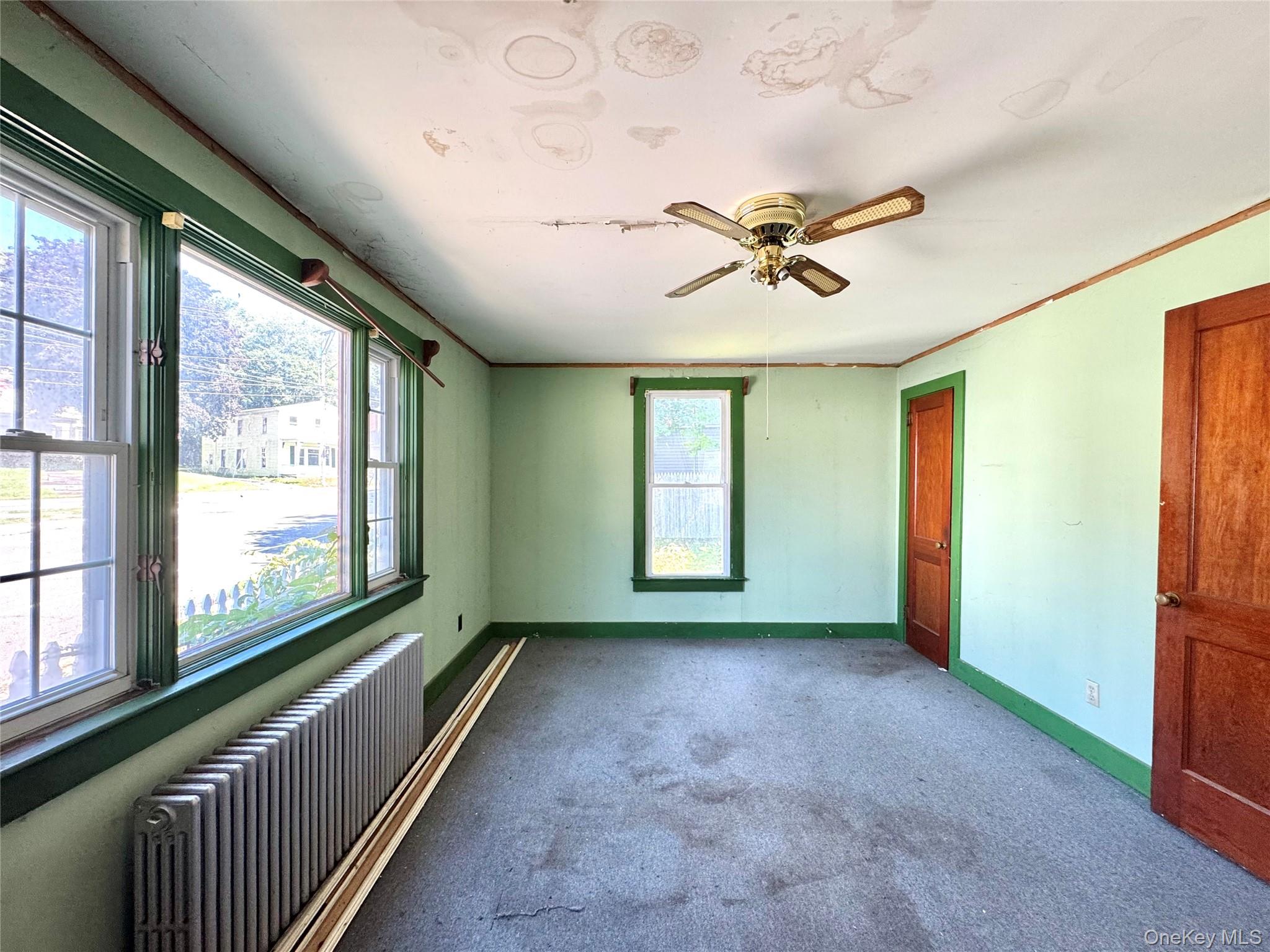 571 Main Street Property Photo 8