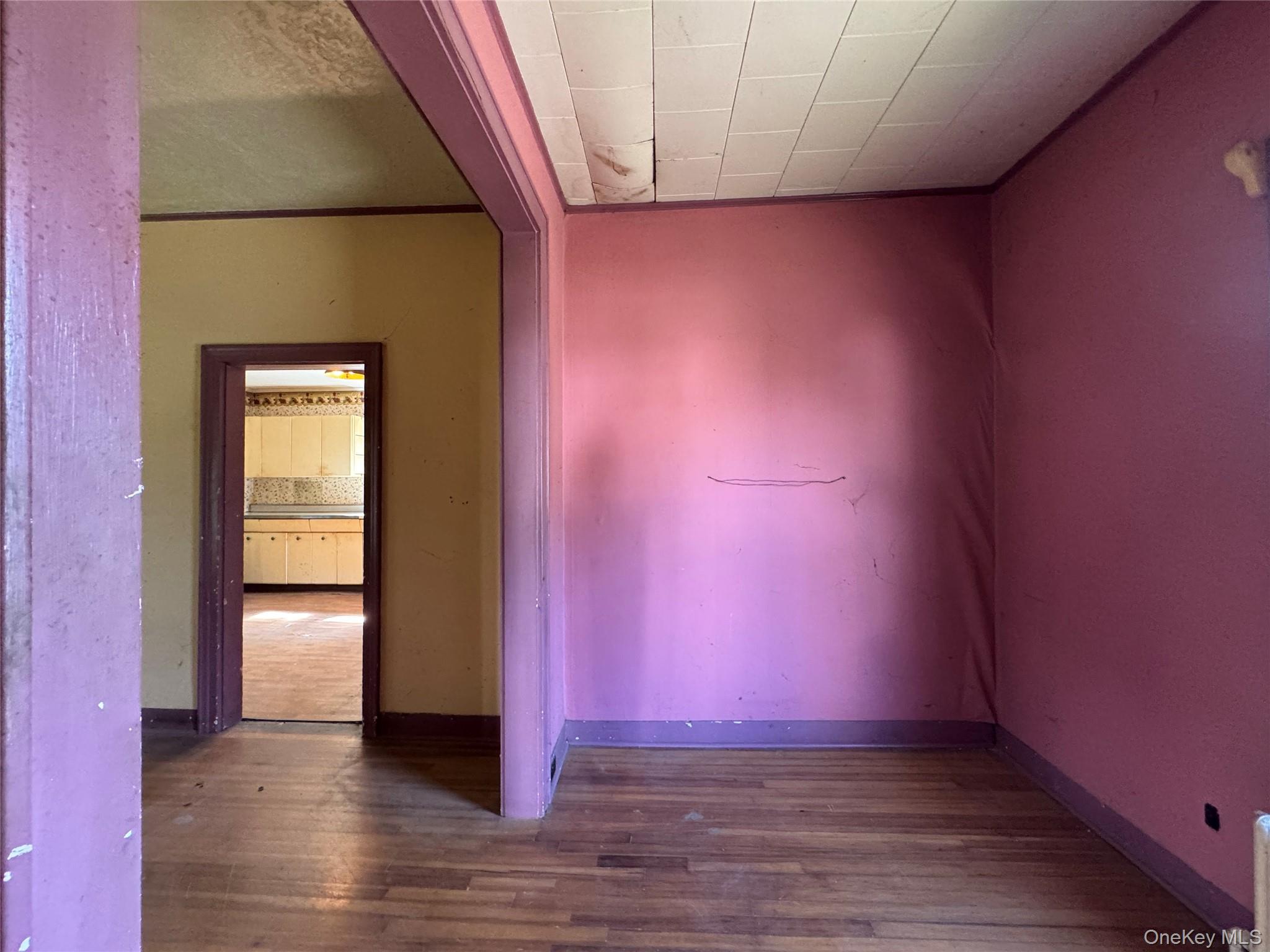 571 Main Street Property Photo 14