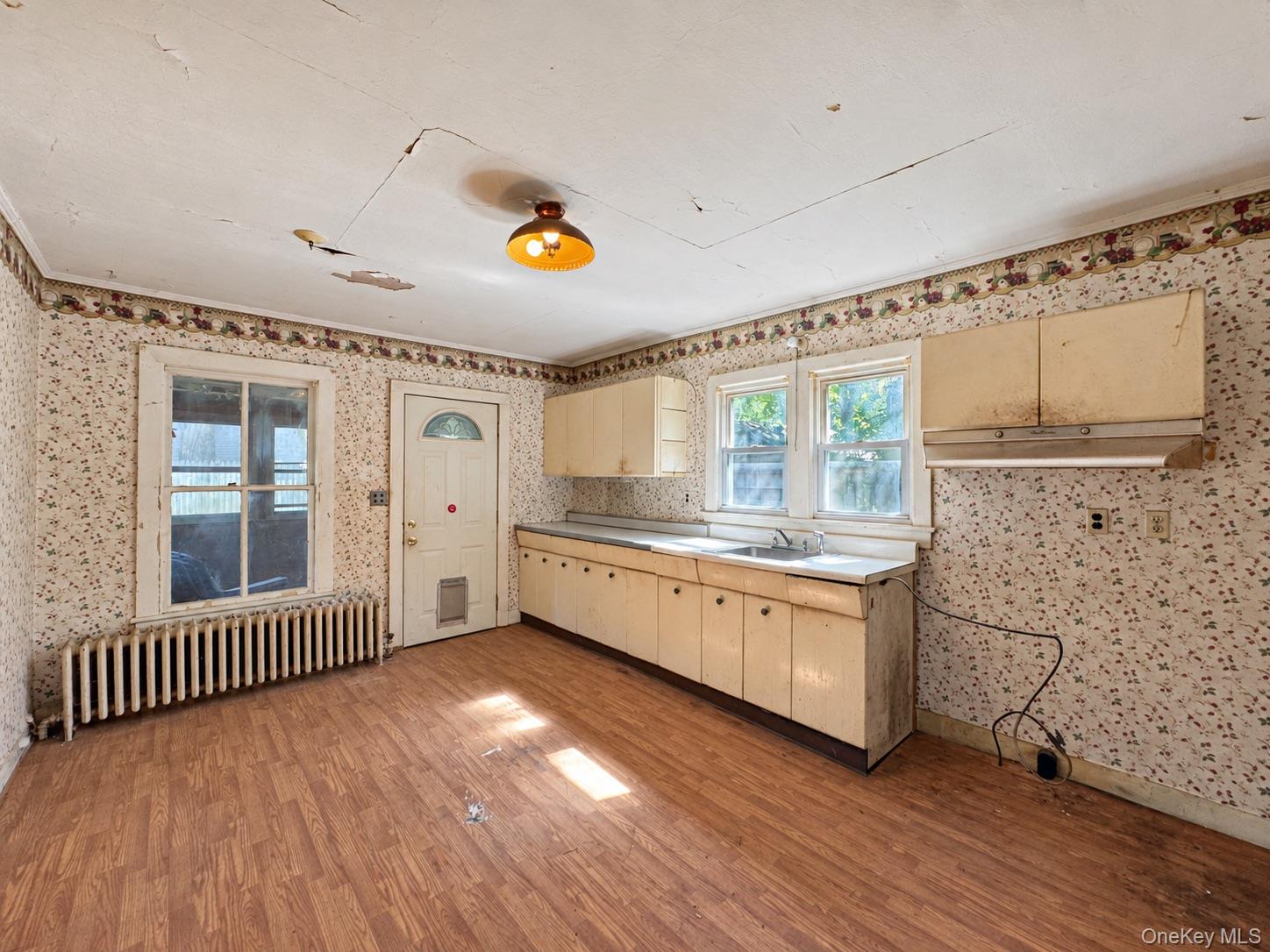 571 Main Street Property Photo 17