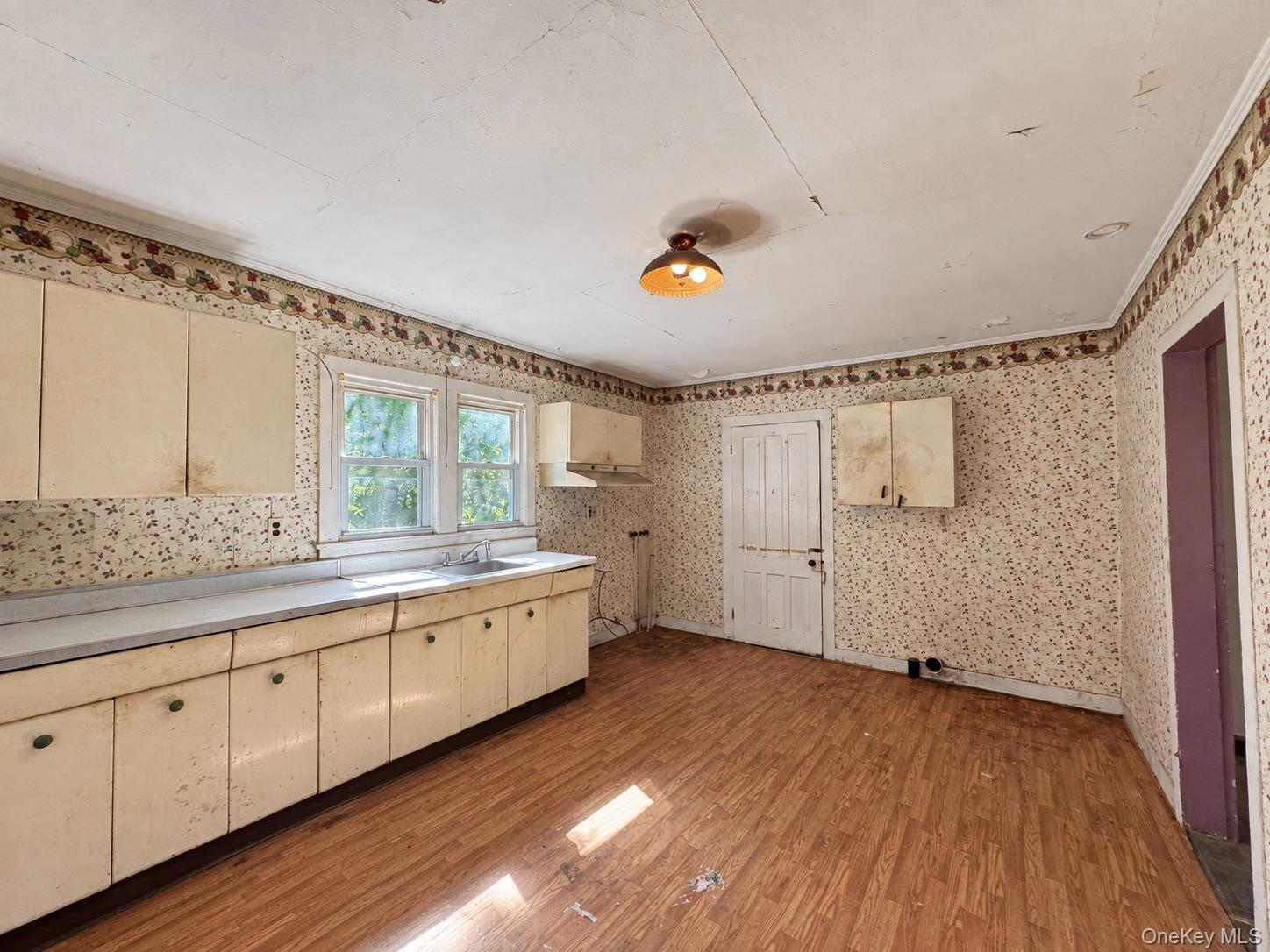 571 Main Street Property Photo 18