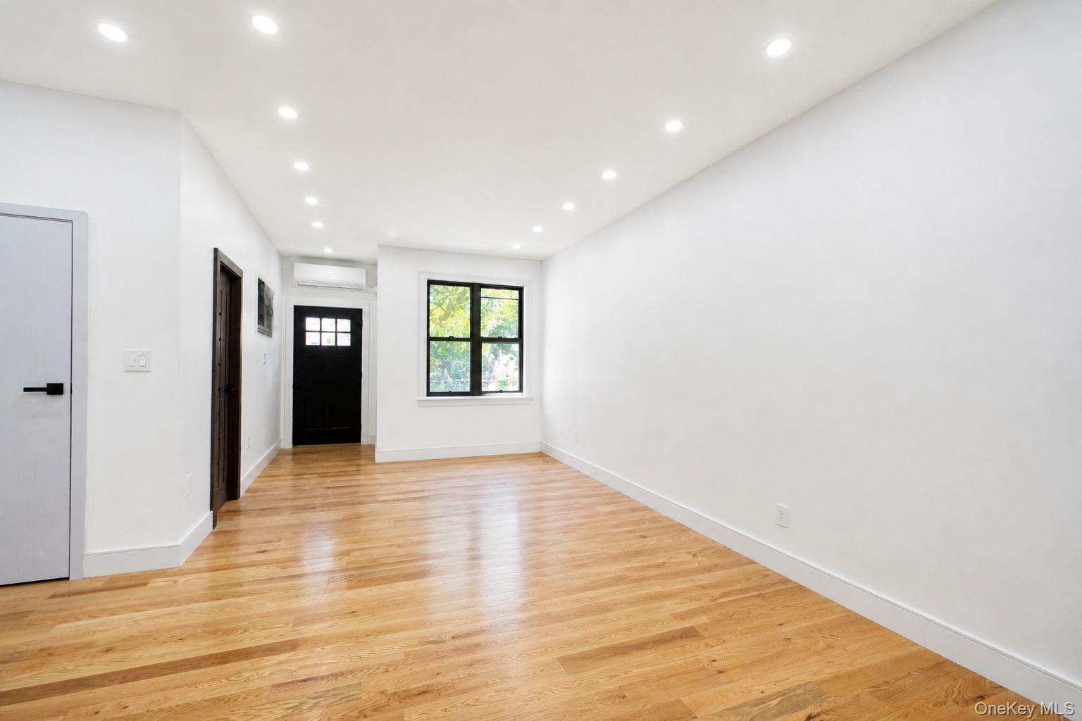1194 Albany Avenue Property Photo 7