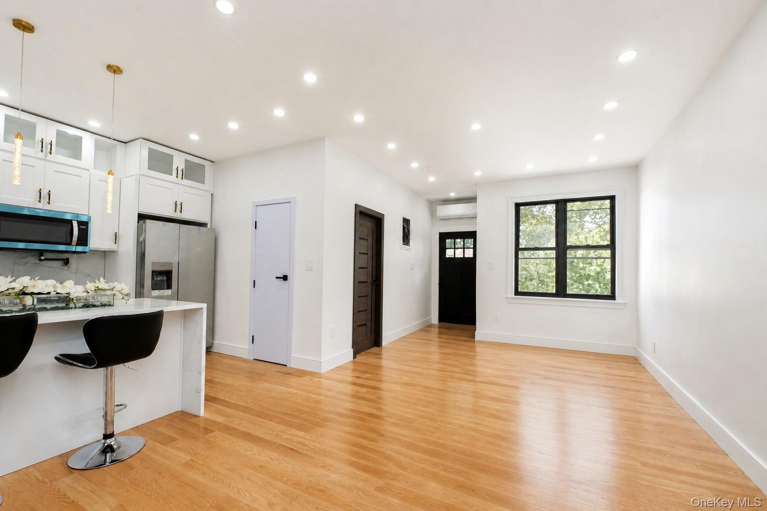 1194 Albany Avenue Property Photo 8