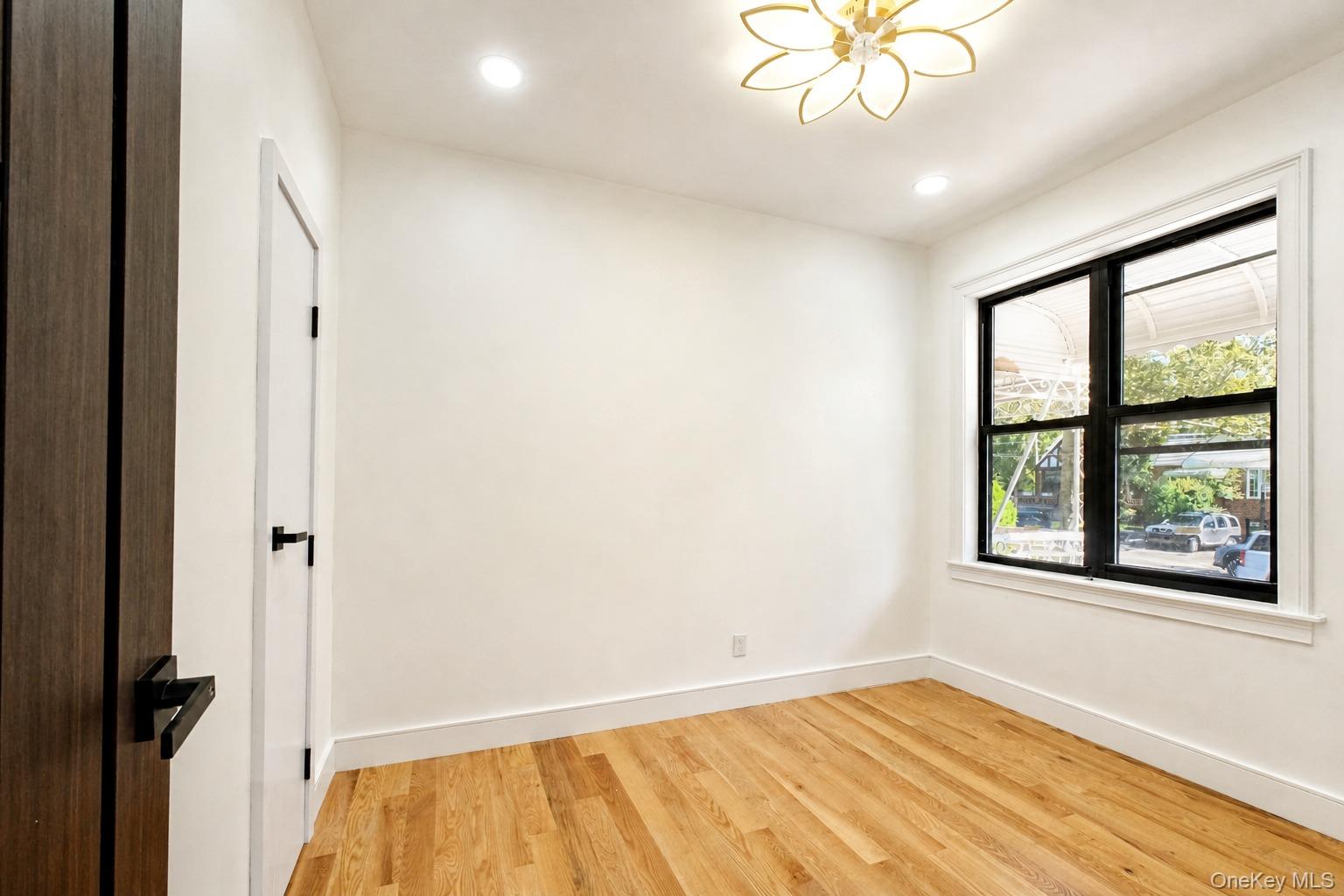 1194 Albany Avenue Property Photo 12
