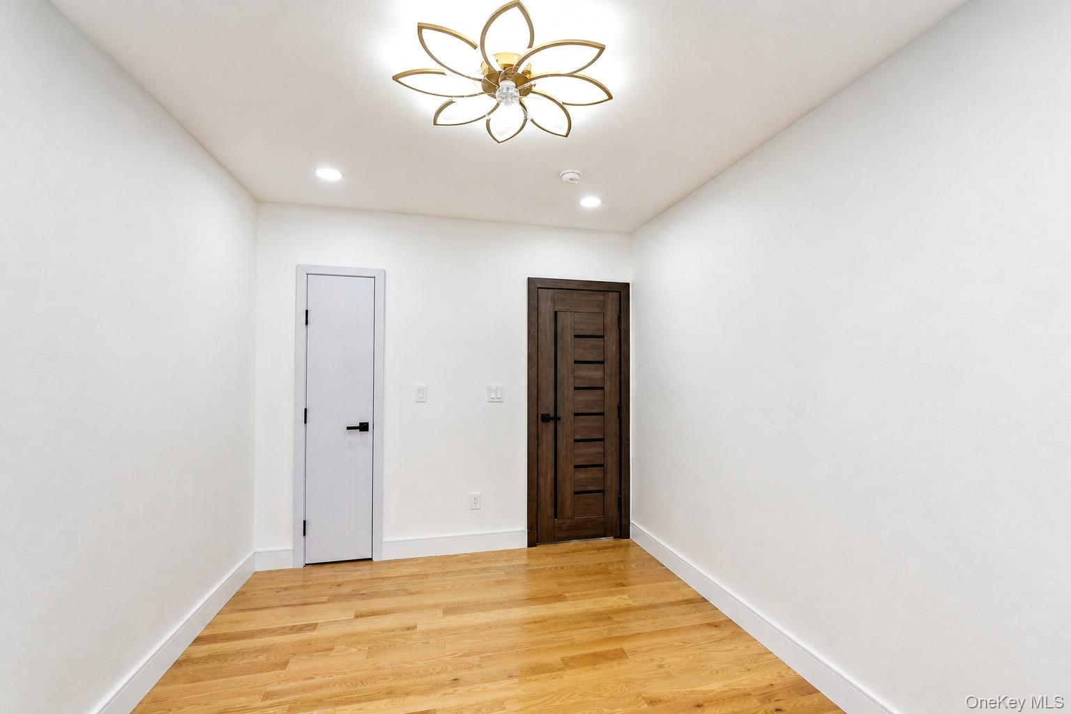 1194 Albany Avenue Property Photo 19