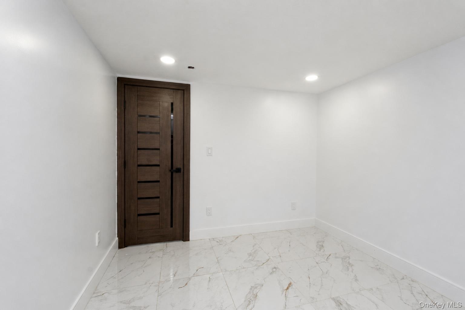 1194 Albany Avenue Property Photo 24