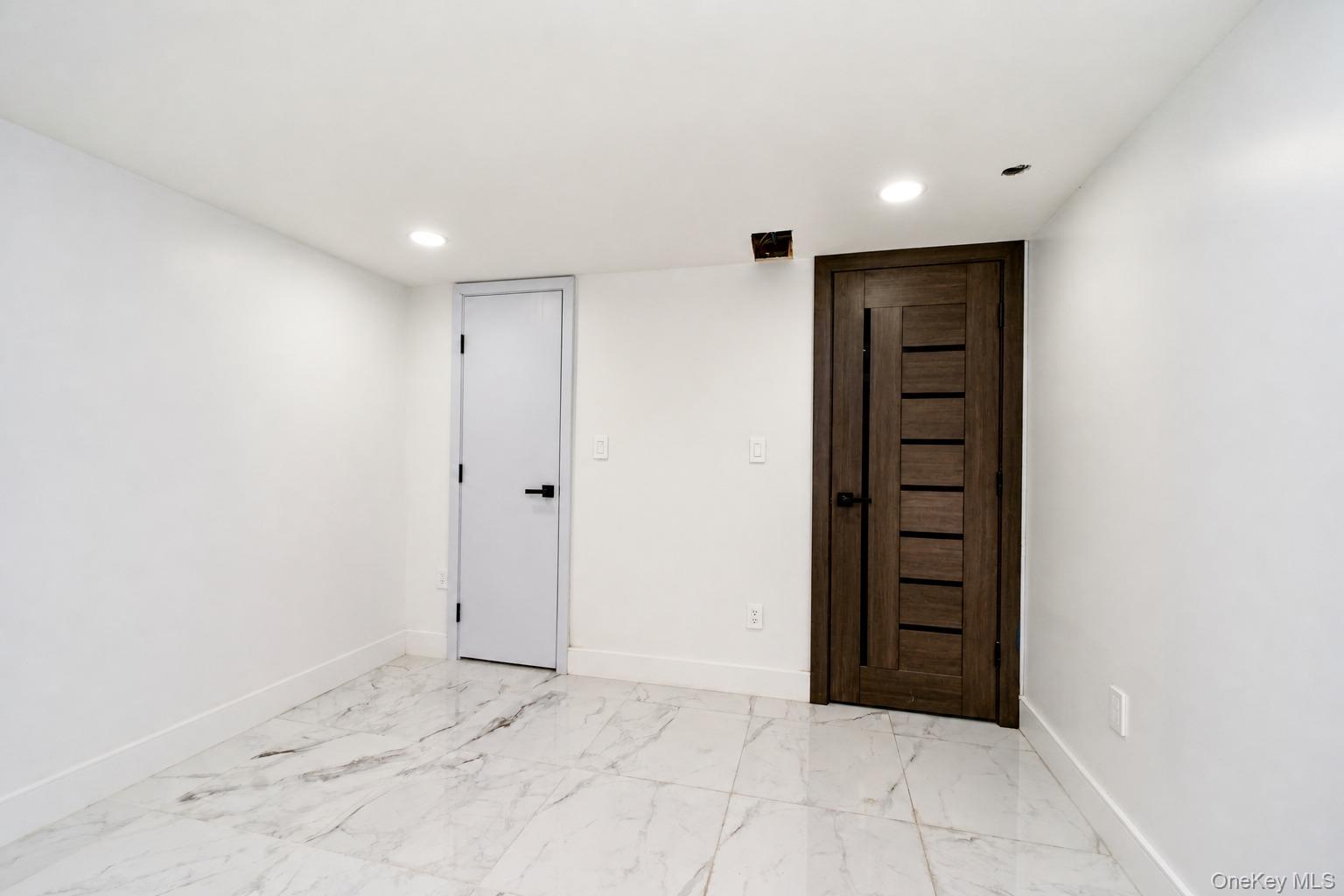 1194 Albany Avenue Property Photo 26