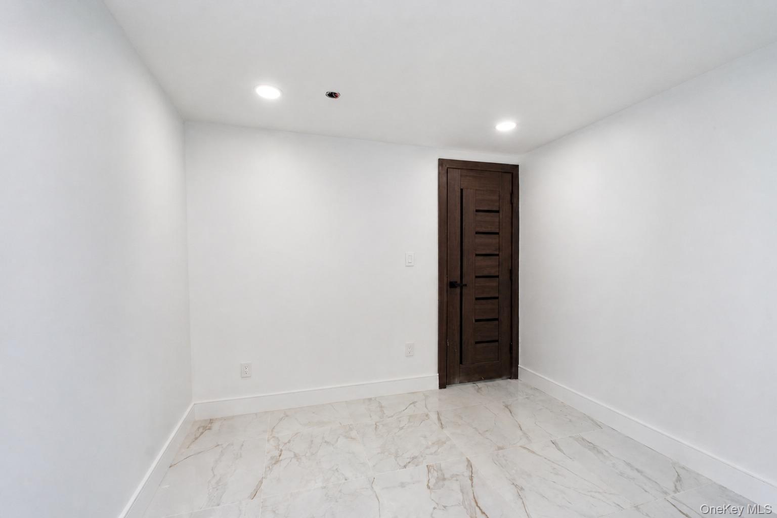 1194 Albany Avenue Property Photo 28