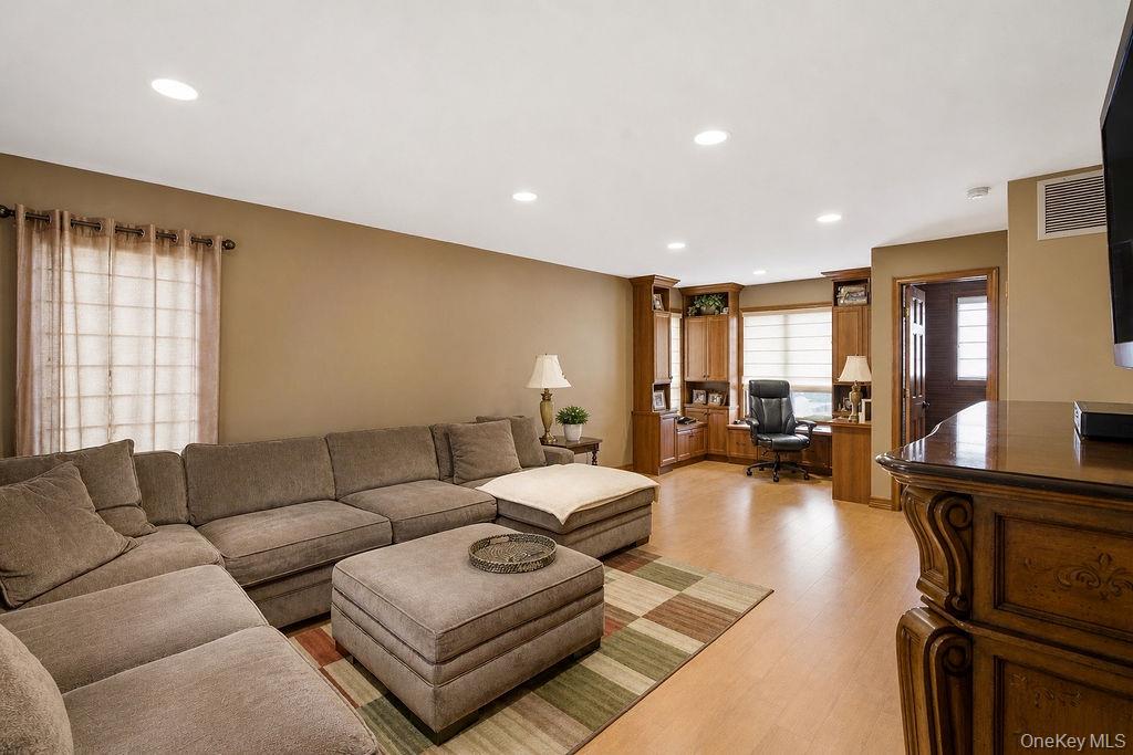 158-31 86th Street Property Photo 7