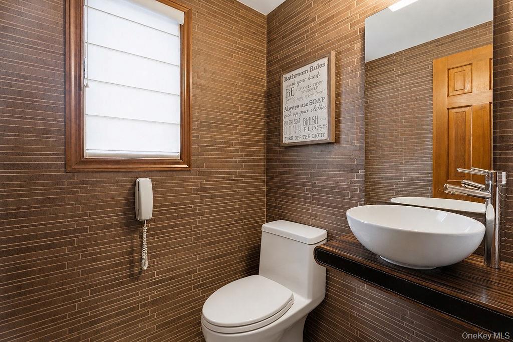 158-31 86th Street Property Photo 8