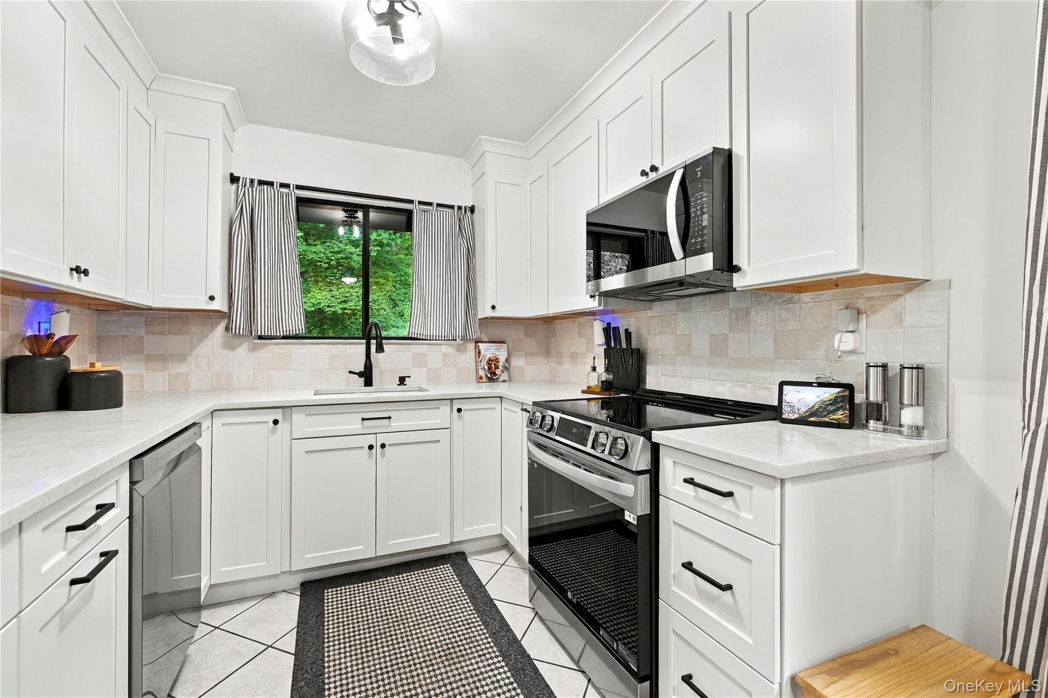 10 Briarcliff Drive S 5 Property Photo 12