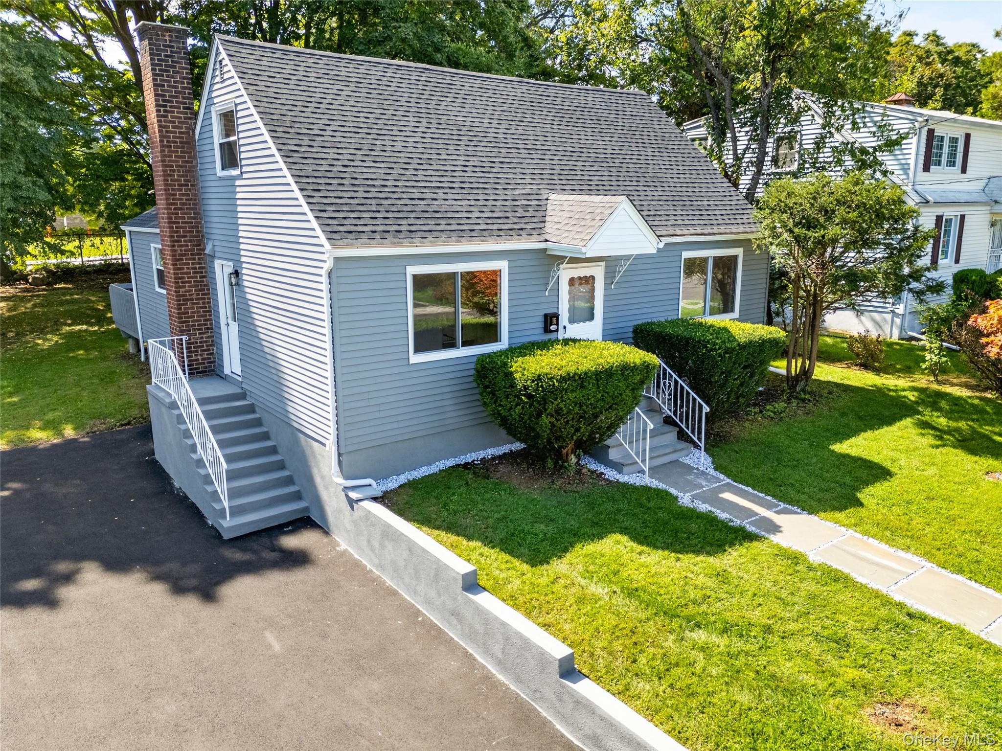 16 Saratoga Road Property Photo 1