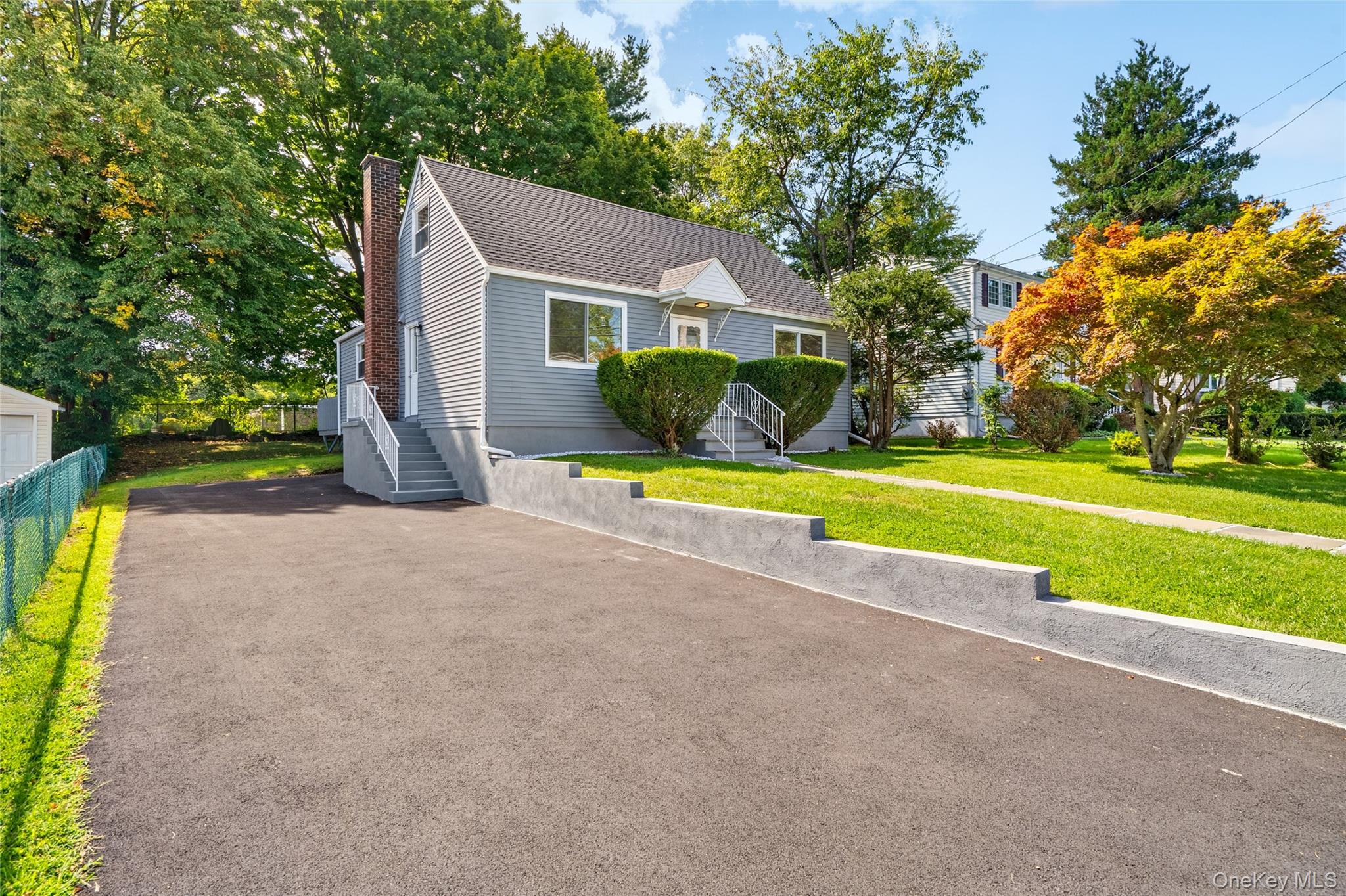 16 Saratoga Road Property Photo 2