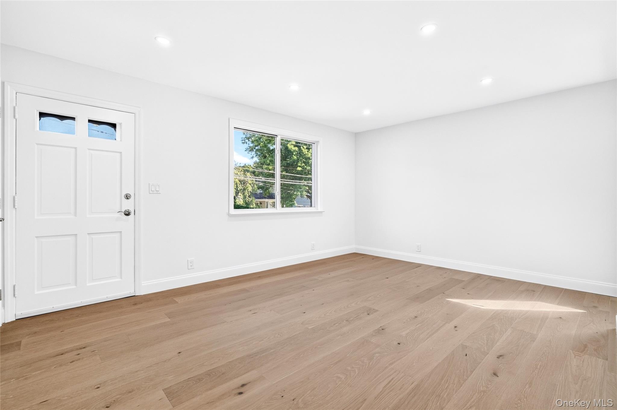 16 Saratoga Road Property Photo 6