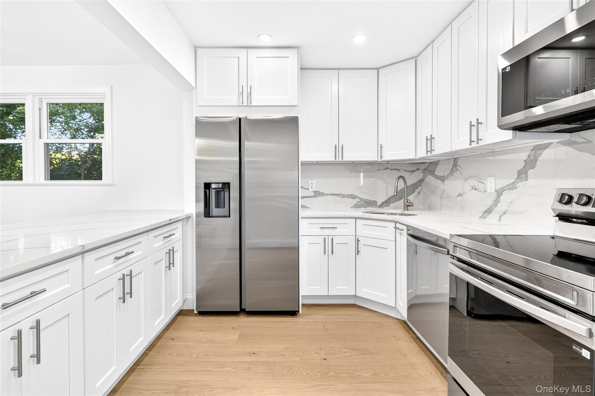 16 Saratoga Road Property Photo 10