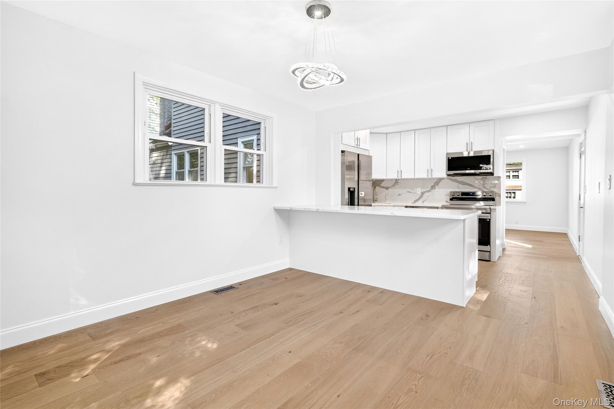 16 Saratoga Road Property Photo 12