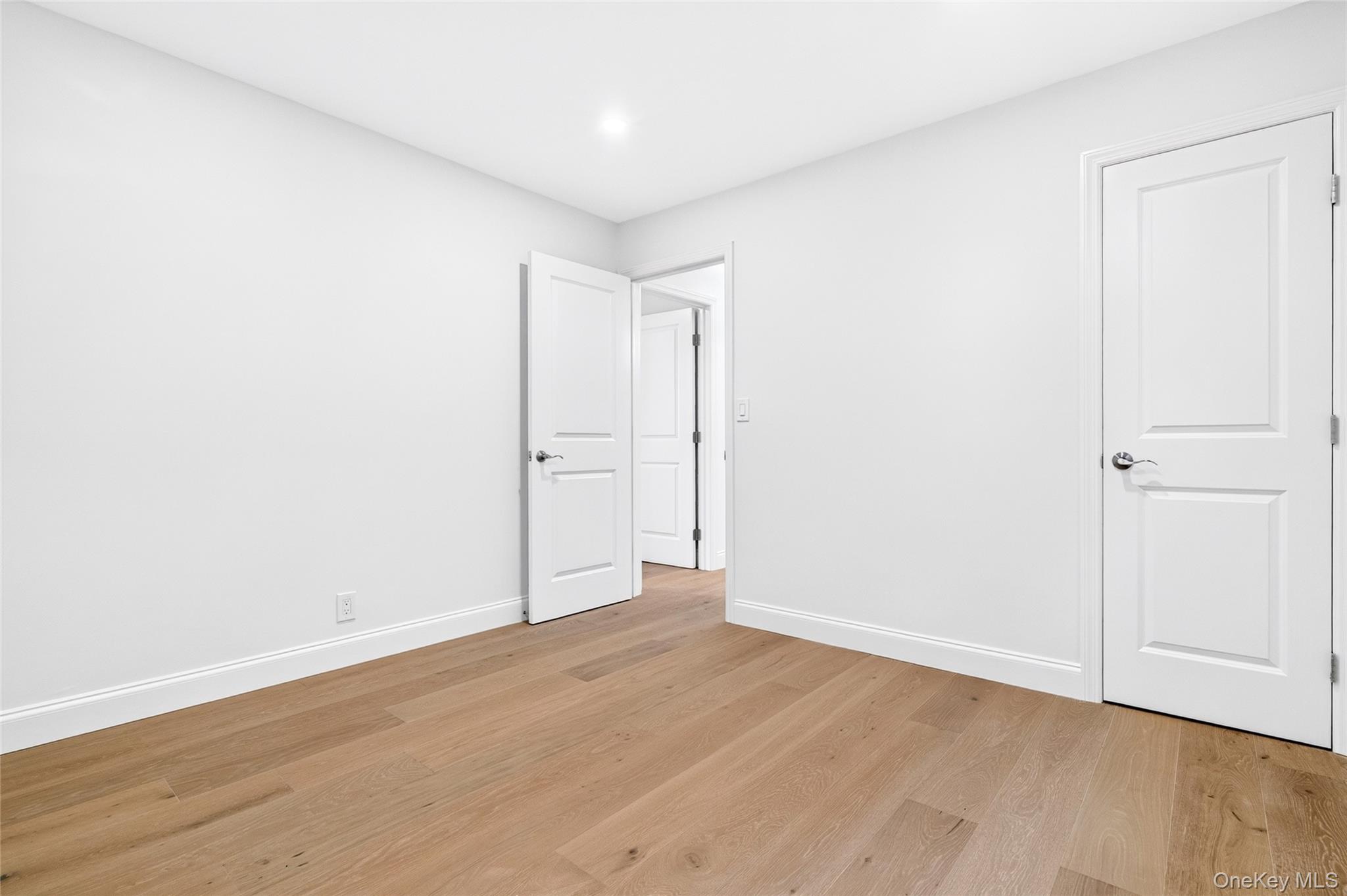 16 Saratoga Road Property Photo 15