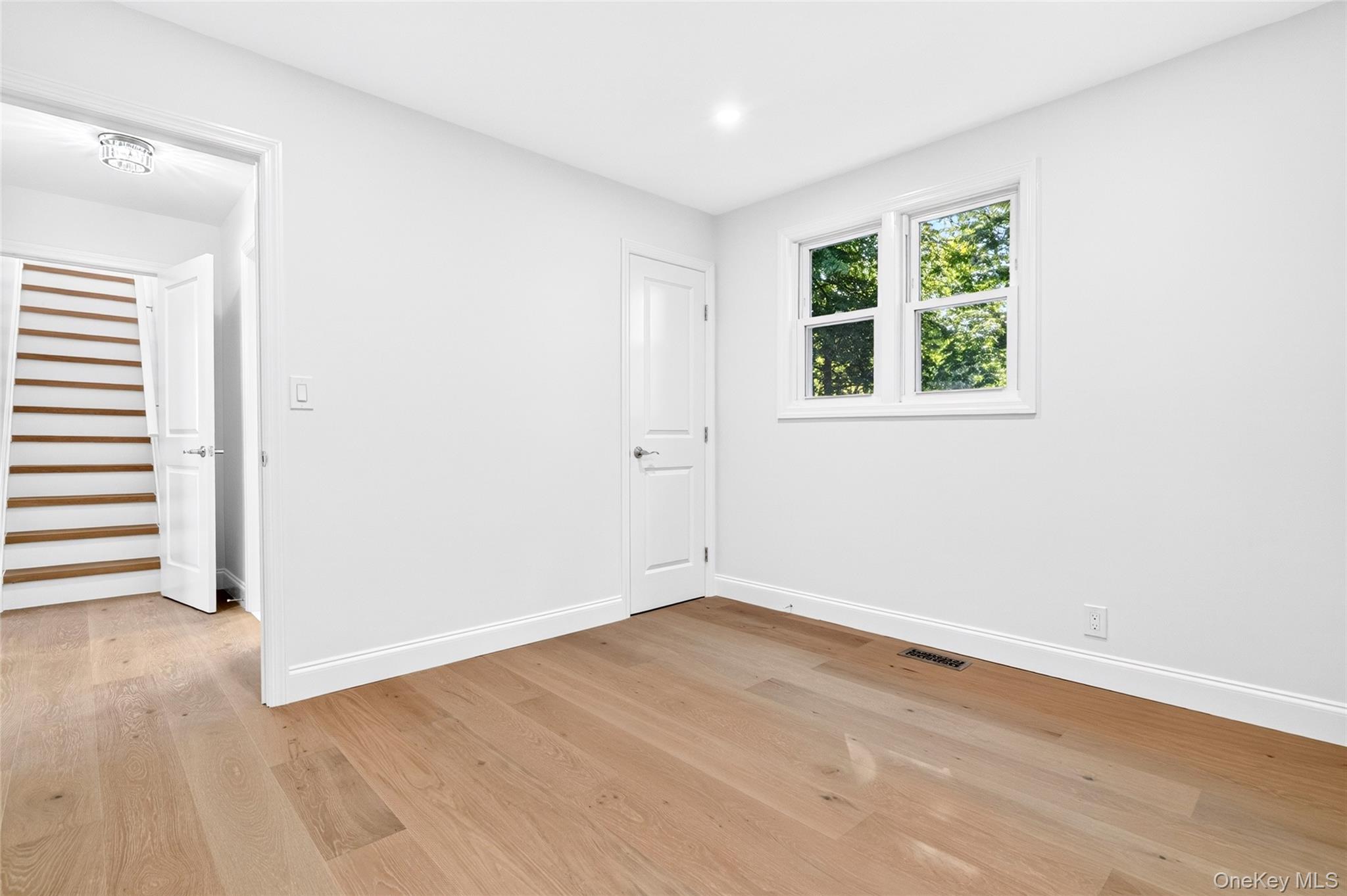 16 Saratoga Road Property Photo 16