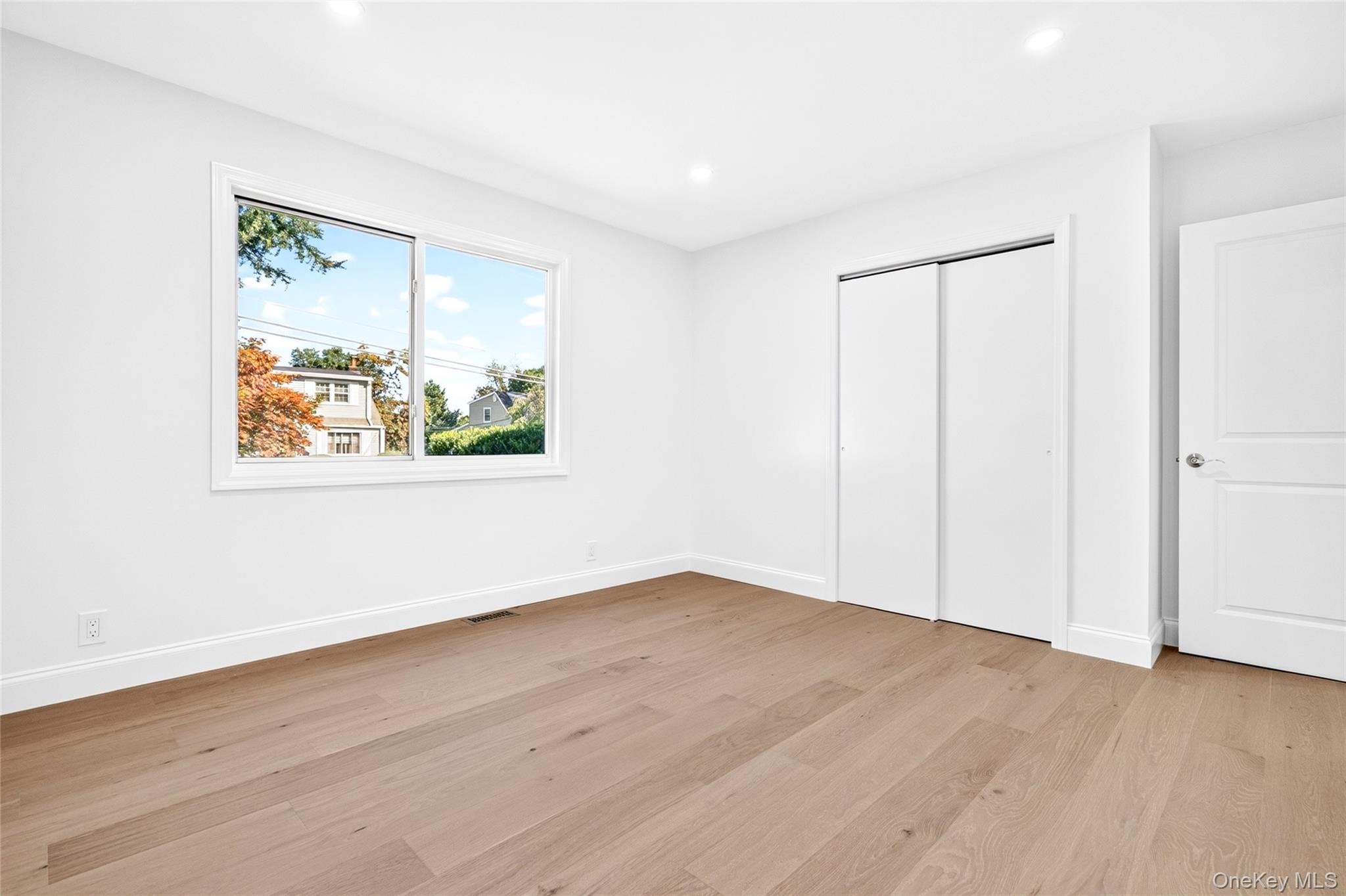 16 Saratoga Road Property Photo 18