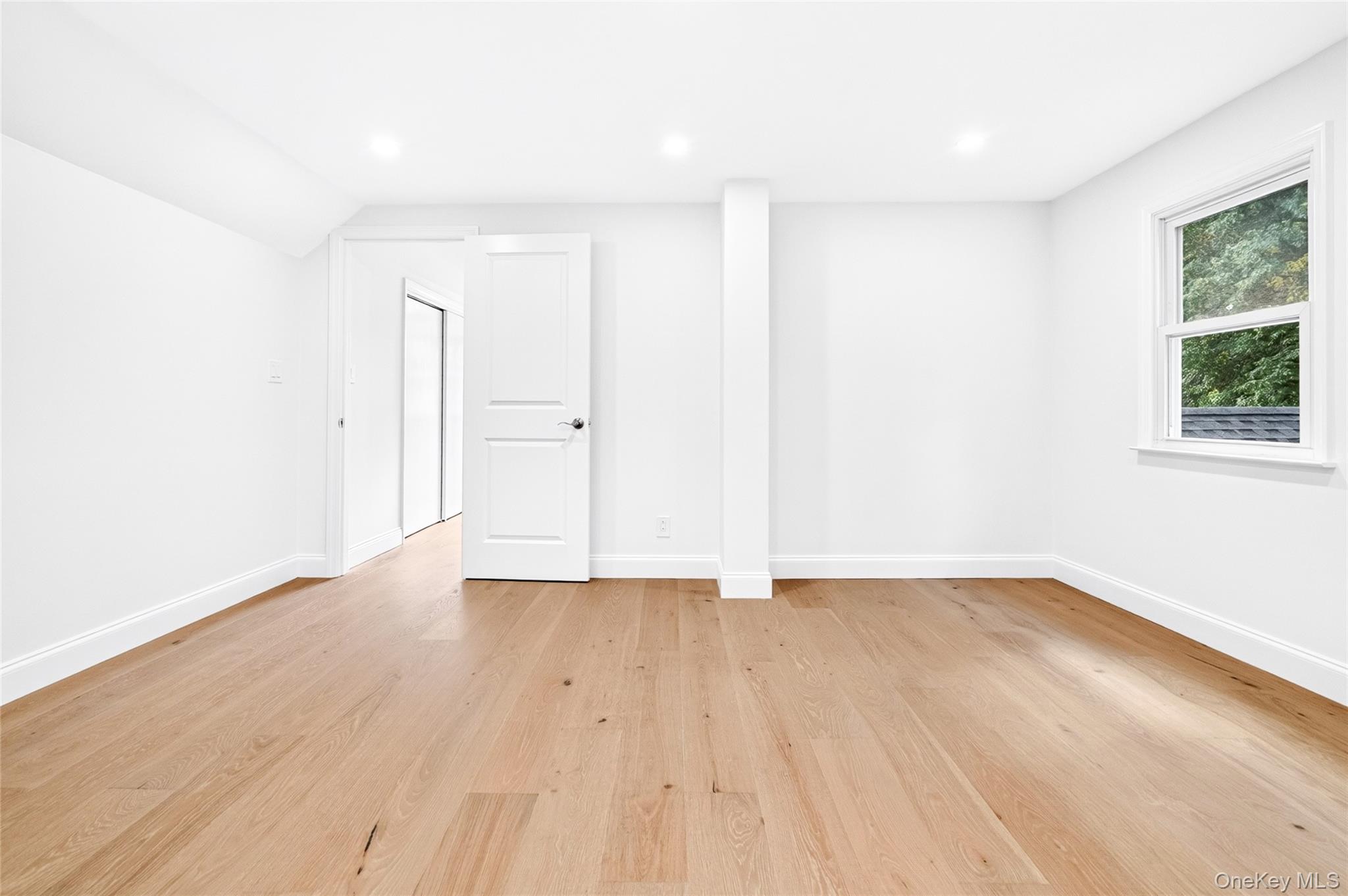 16 Saratoga Road Property Photo 27