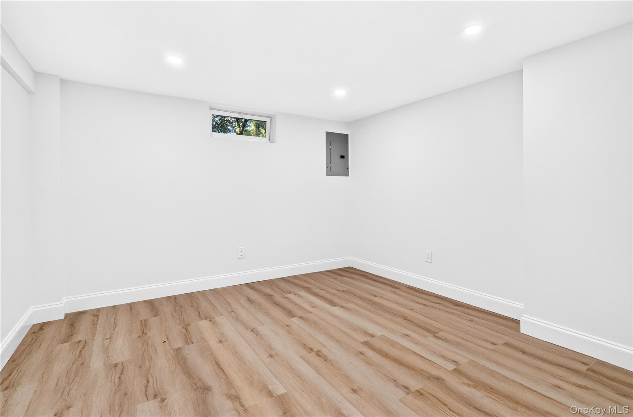 16 Saratoga Road Property Photo 38