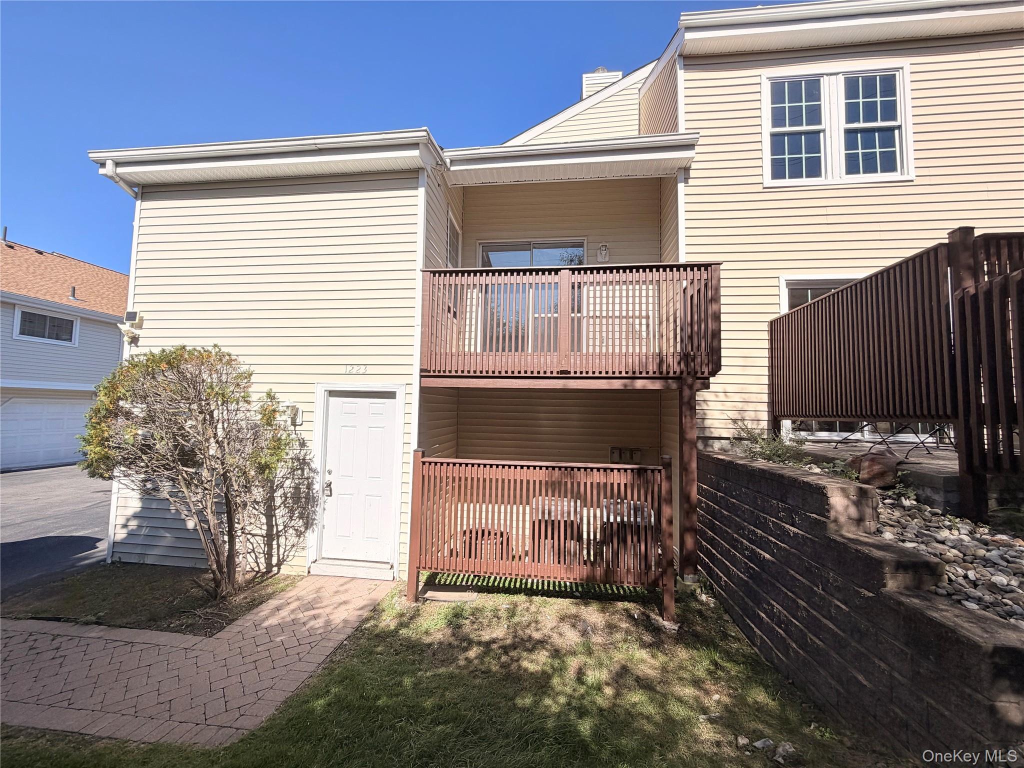 1223 Whispering Hills Property Photo 1