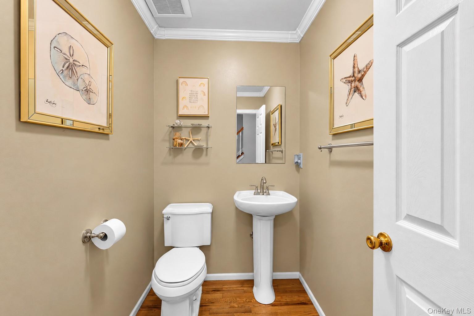 60 Scranton Avenue Property Photo 6