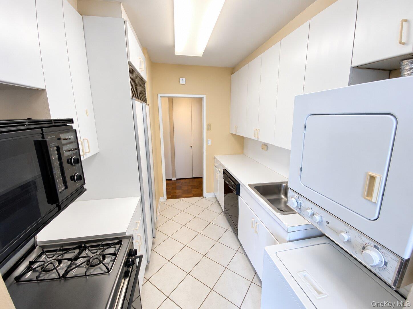 27010 Grand Central Parkway 10s Property Photo 9