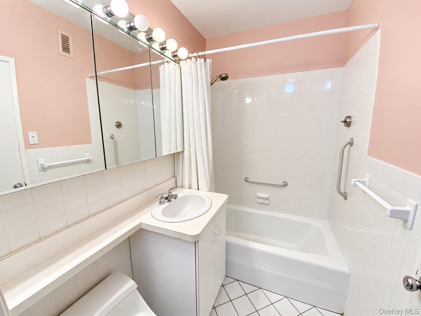 27010 Grand Central Parkway 10s Property Photo 17