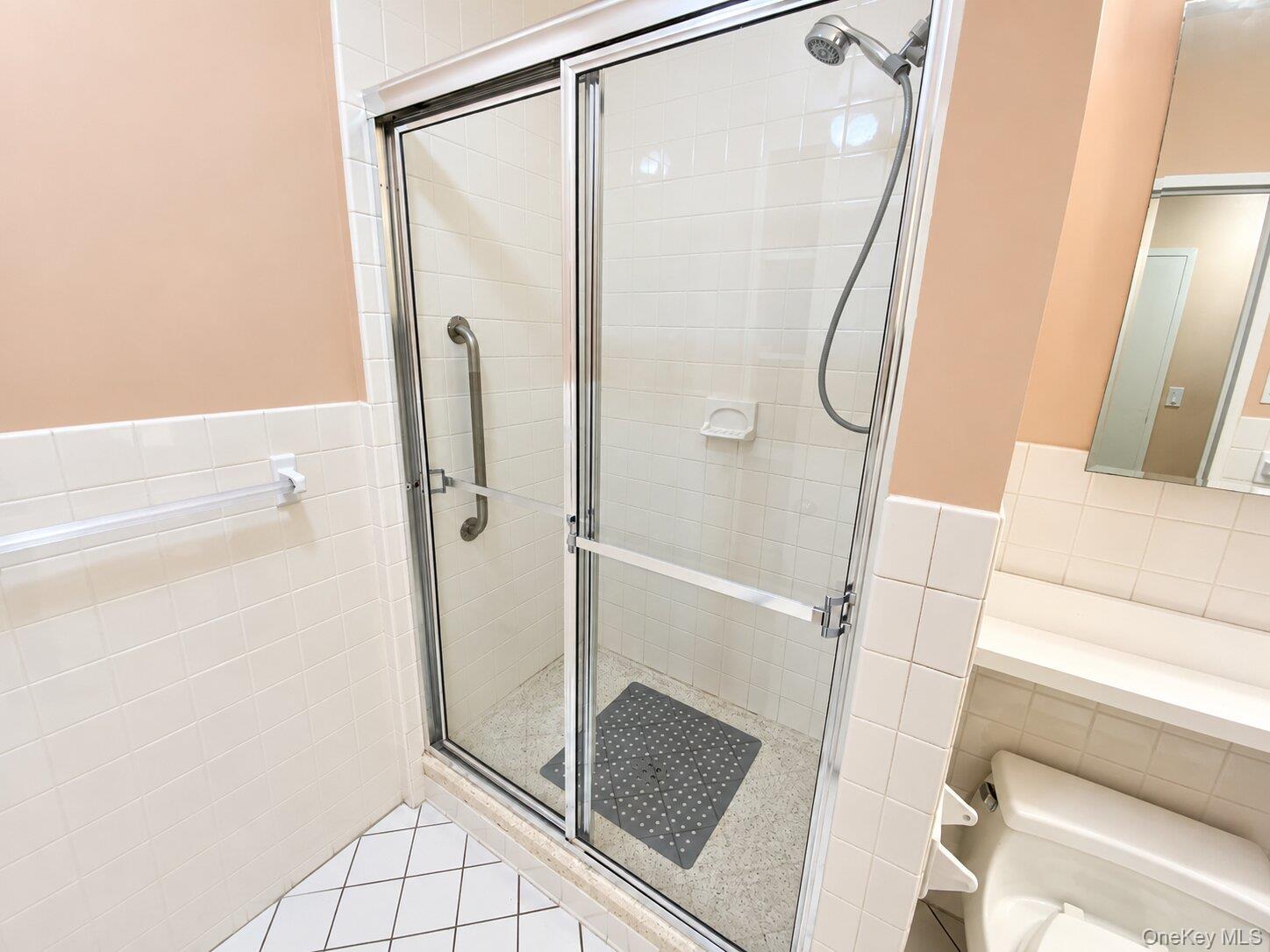 27010 Grand Central Parkway 10s Property Photo 19