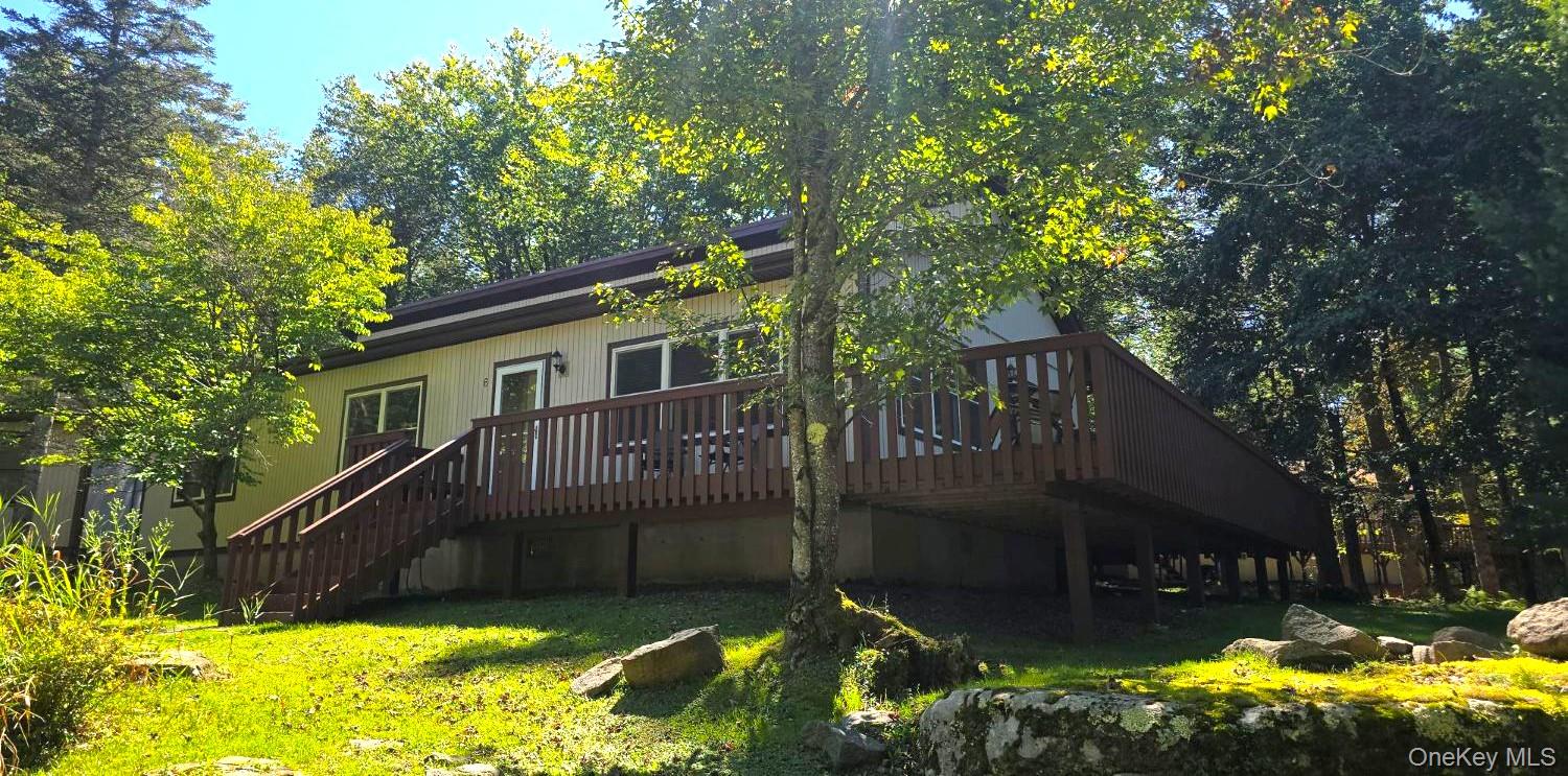 6 Bristol Lane Property Photo 1