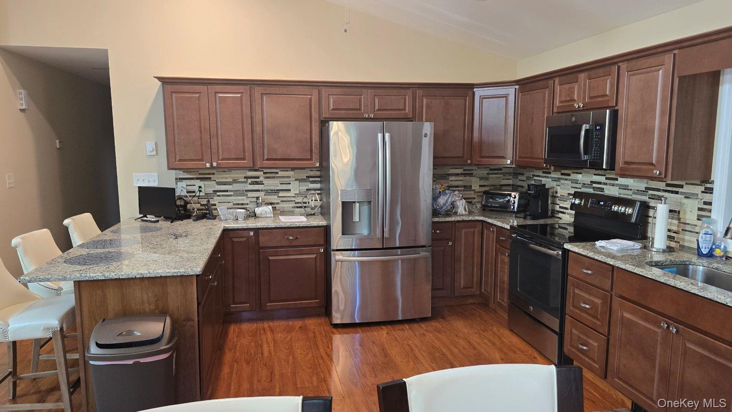 6 Bristol Lane Property Photo 6