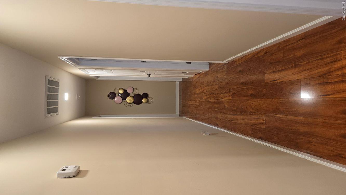 6 Bristol Lane Property Photo 13