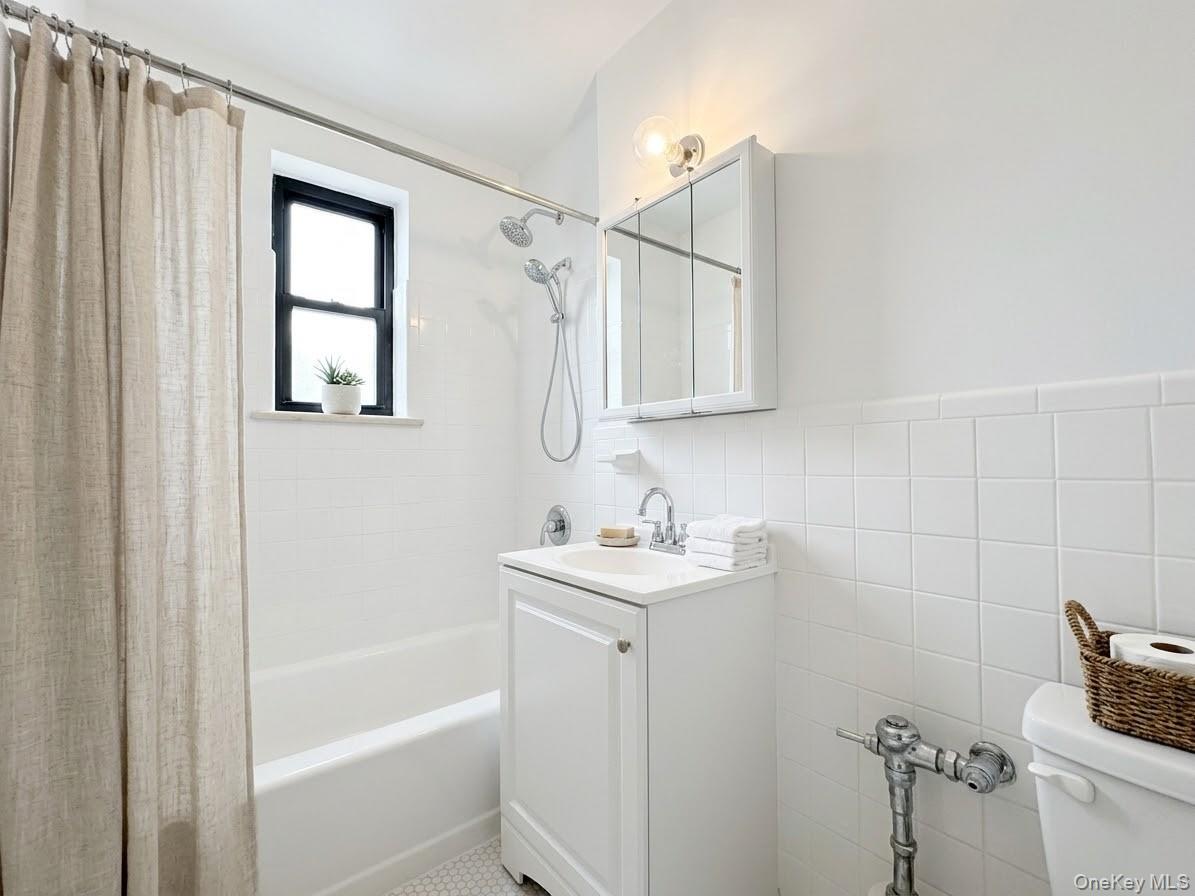 4410 Macnish Street 1g Property Photo 4