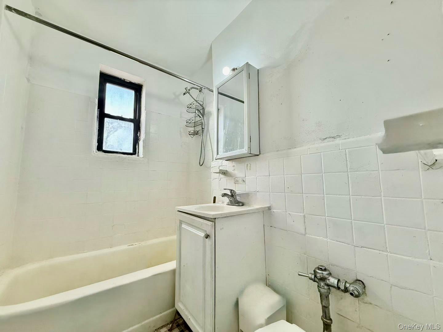 4410 Macnish Street 1g Property Photo 5