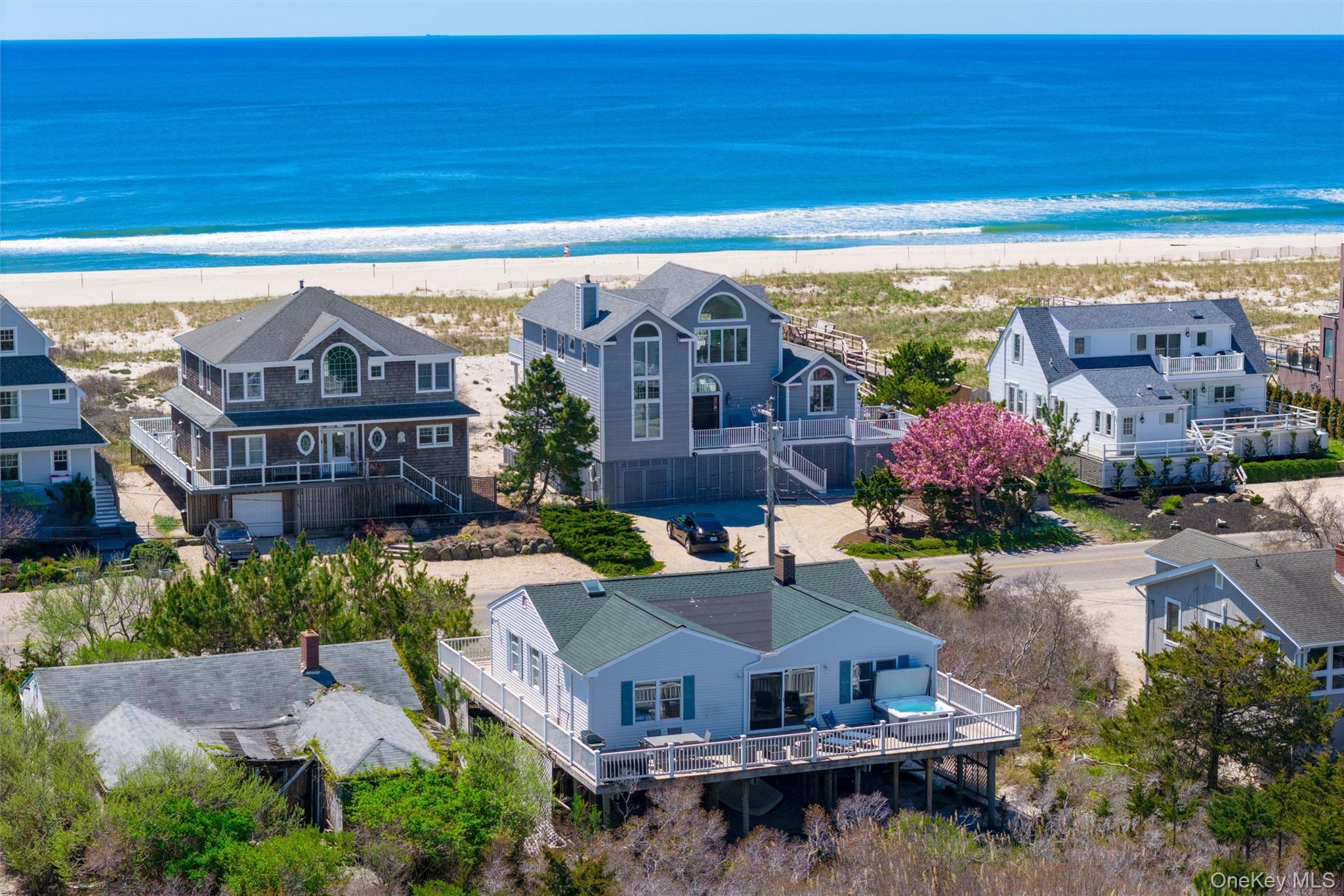 898 Dune Road Property Photo 1