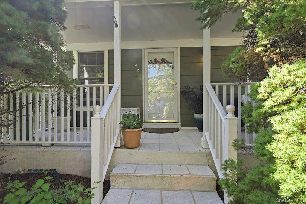 985 Silver Colt Road Property Photo 4
