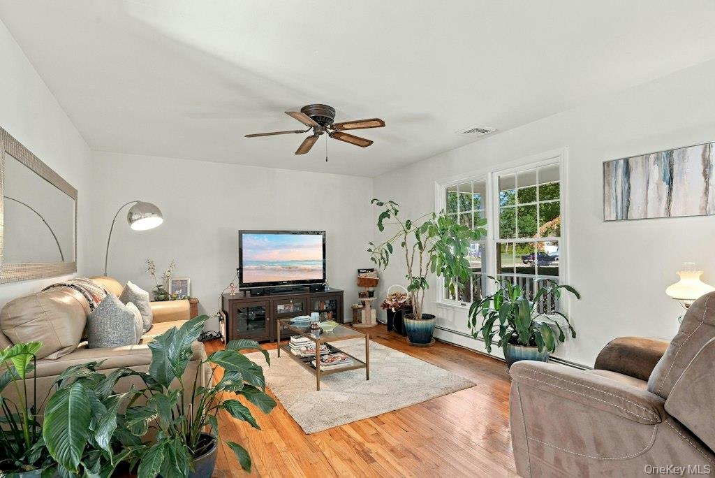 985 Silver Colt Road Property Photo 7