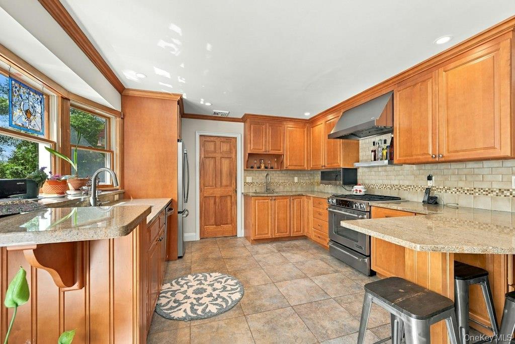 985 Silver Colt Road Property Photo 11