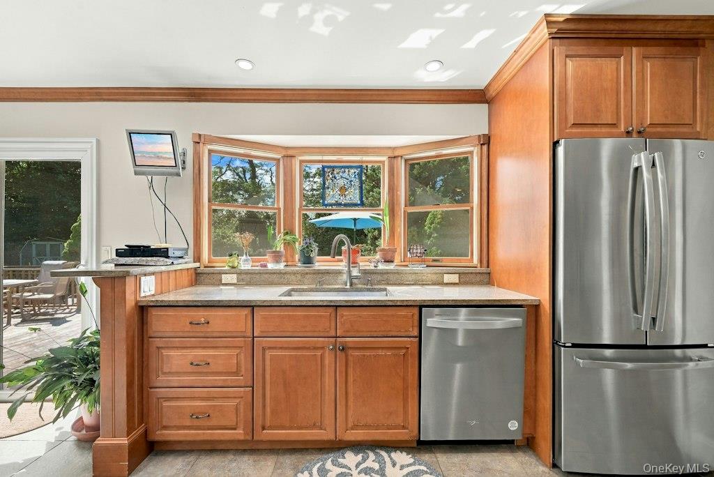 985 Silver Colt Road Property Photo 13