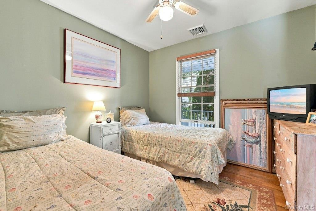 985 Silver Colt Road Property Photo 20