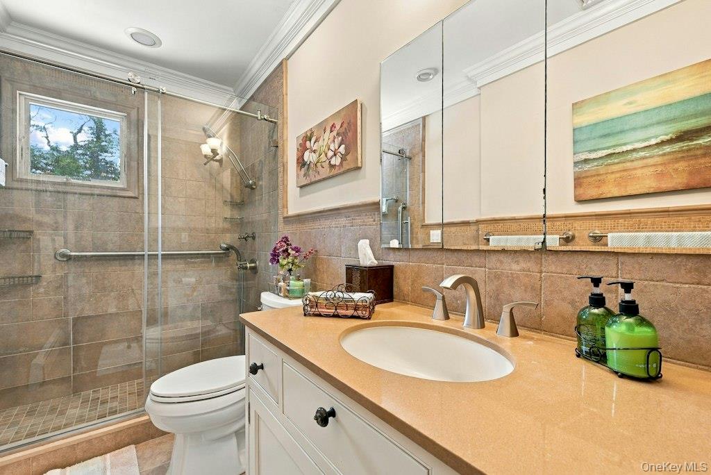 985 Silver Colt Road Property Photo 21
