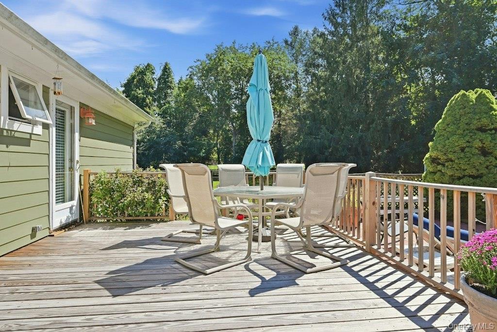 985 Silver Colt Road Property Photo 23