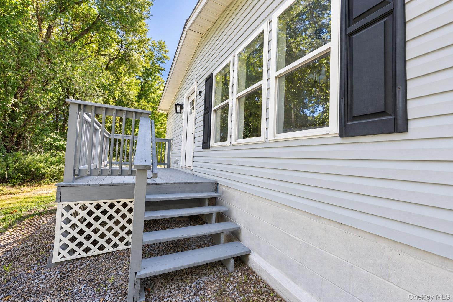 10 Spike Horn Road Property Photo 2