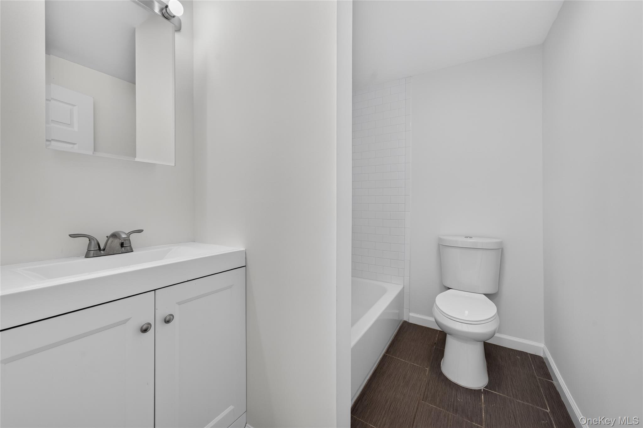225 Fir Grove Ronkonkoma Property Photo 4