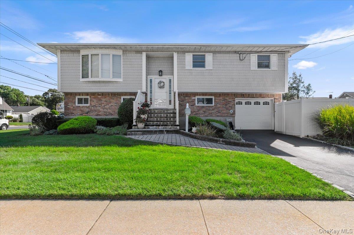 196 Von Huenfeld Street Property Photo 1