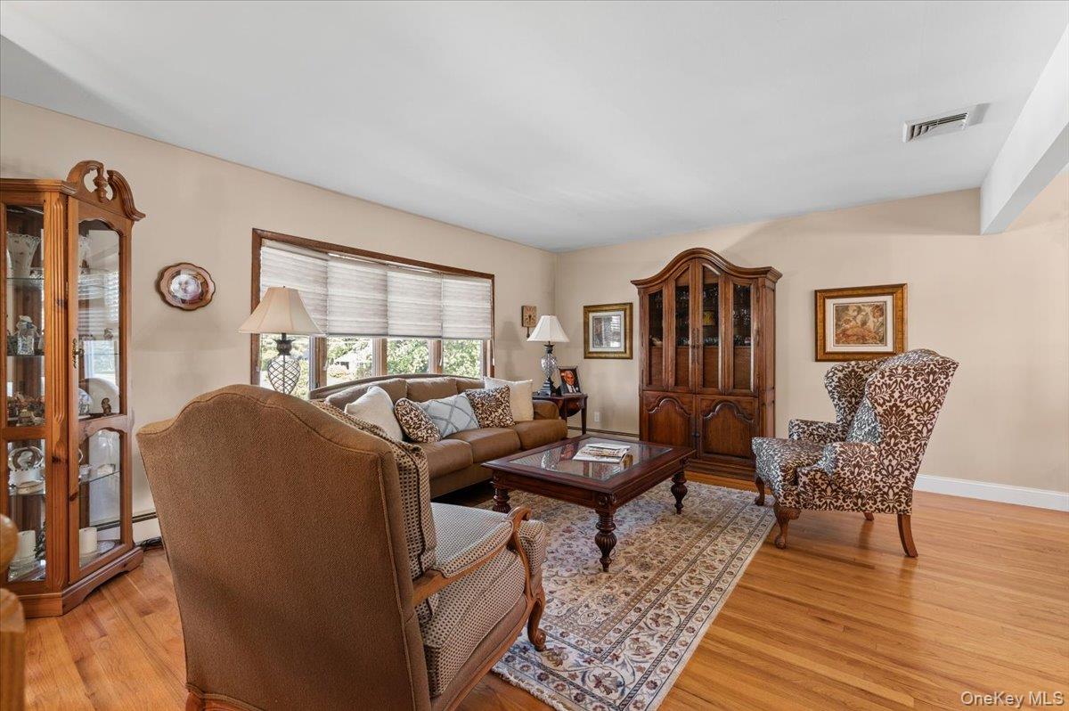 196 Von Huenfeld Street Property Photo 2