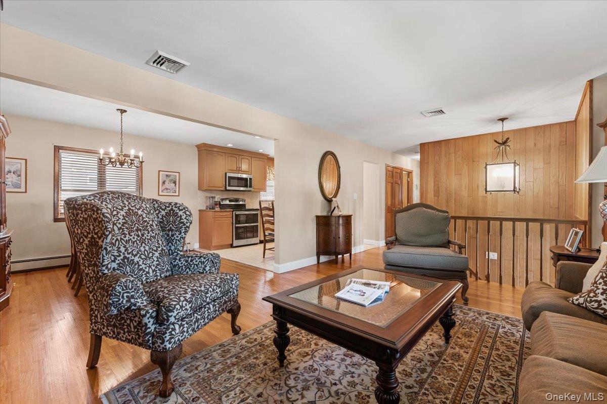 196 Von Huenfeld Street Property Photo 4