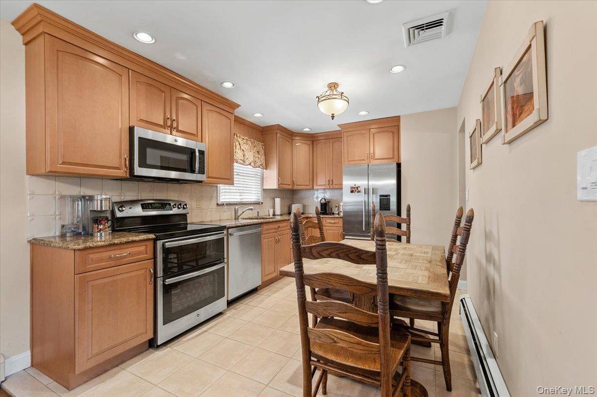 196 Von Huenfeld Street Property Photo 7